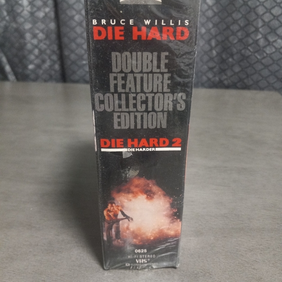 Bruce Willis Double Feature Collectors Edition Die Hard 1 and Die Hard 2 Vhs new - Picture 5 of 6